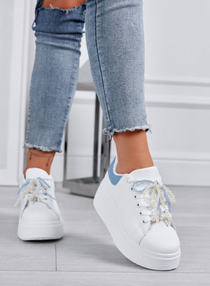 IOLANDA - Sneakers bianche con retro azzurro e fiocco in perle