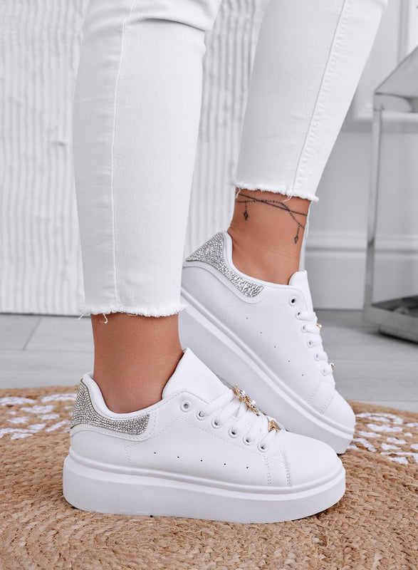 LAURA - Sneakers bianche con applicazione gioiello e retro argento in strass