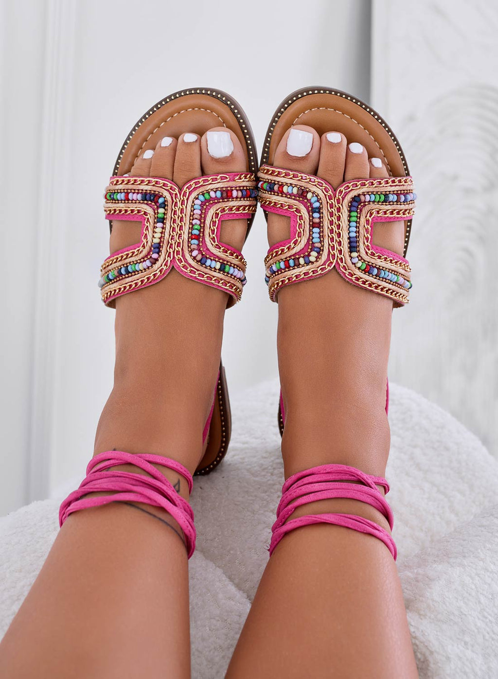 Sandali bassi fuxia stringati con corallini multicolor