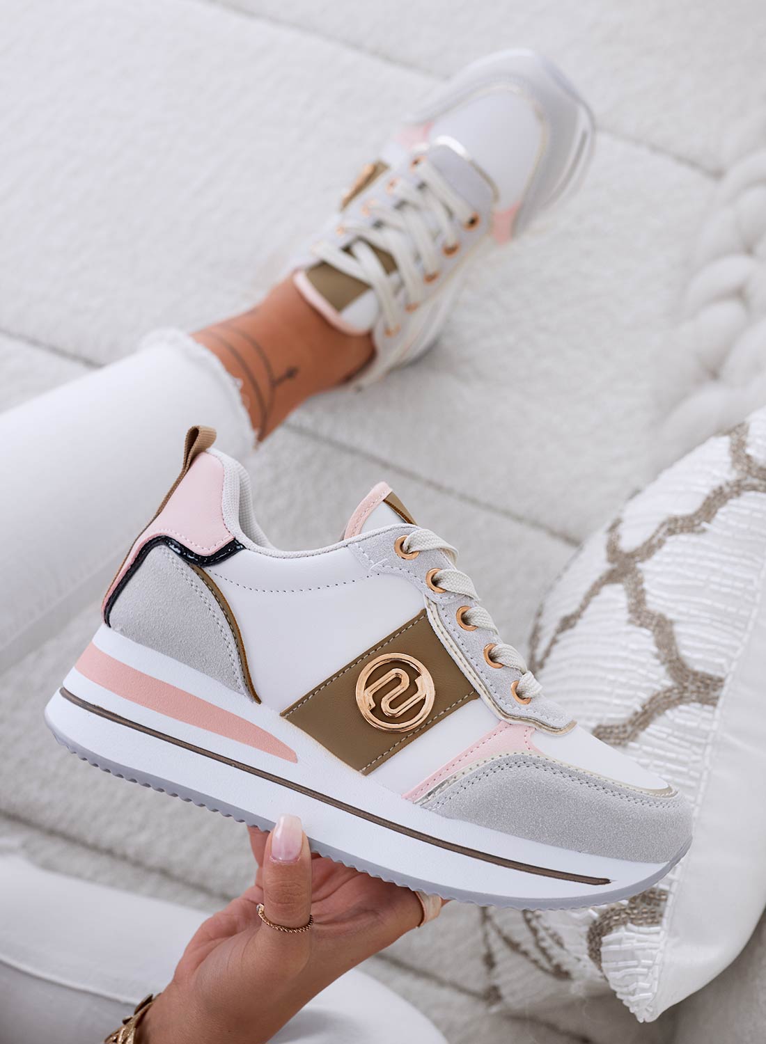 LOPEZ - Grey sneakers with contrasting pink panels