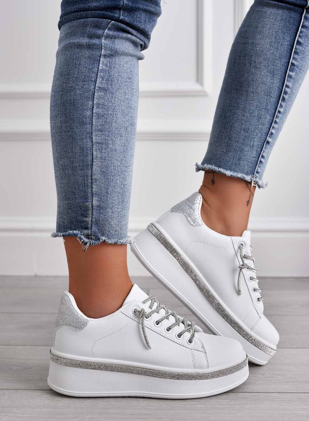FRANKIE - Sneakers bianche con lacci gioiello argento