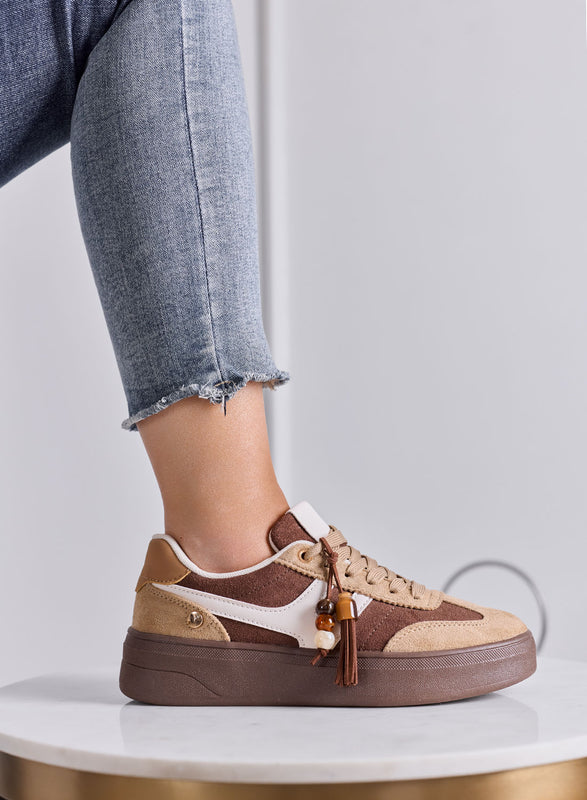 NASTIA - Sneakers Donna marroni Scamosciate con Nappine e Perline