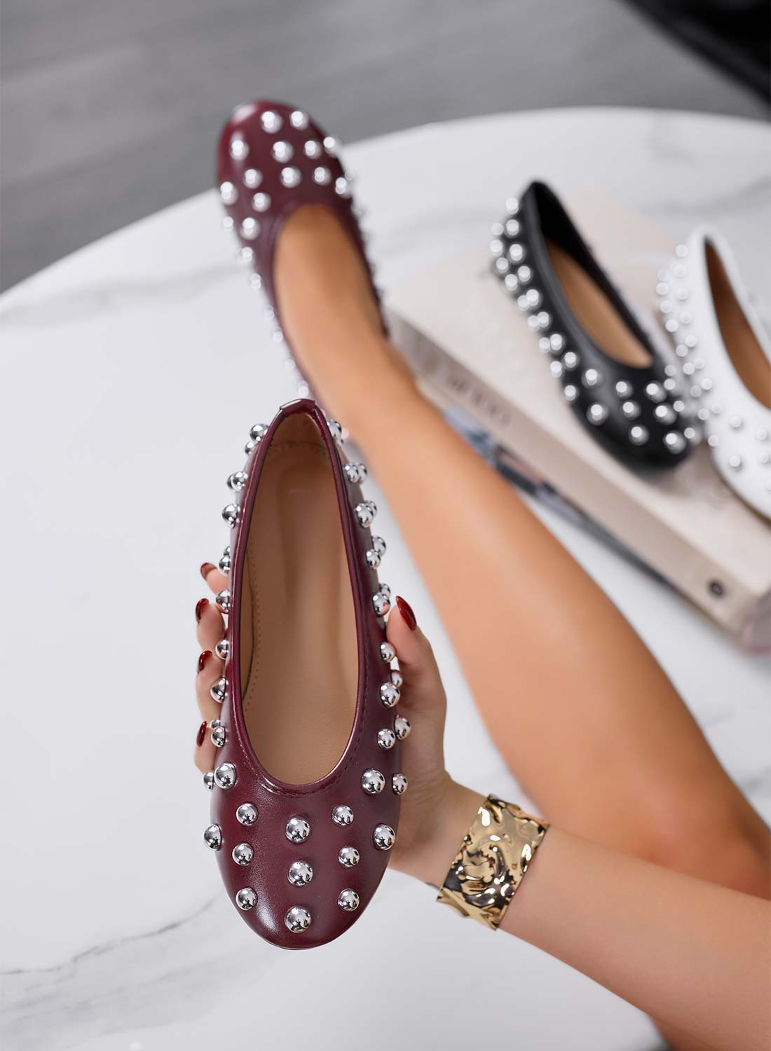 ALLEN - Ballerine bordeaux con borchie a sfera argento