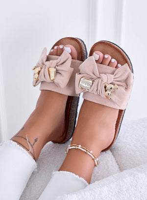 MARINA - Beige slip-on sandals with bow and gold teddy