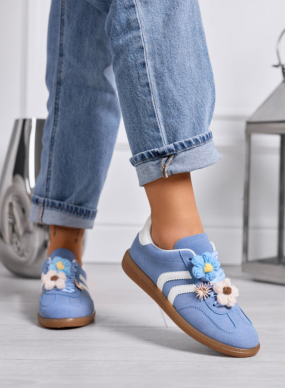 MELISSA - Sneakers azzurre e beige con fiori crochet