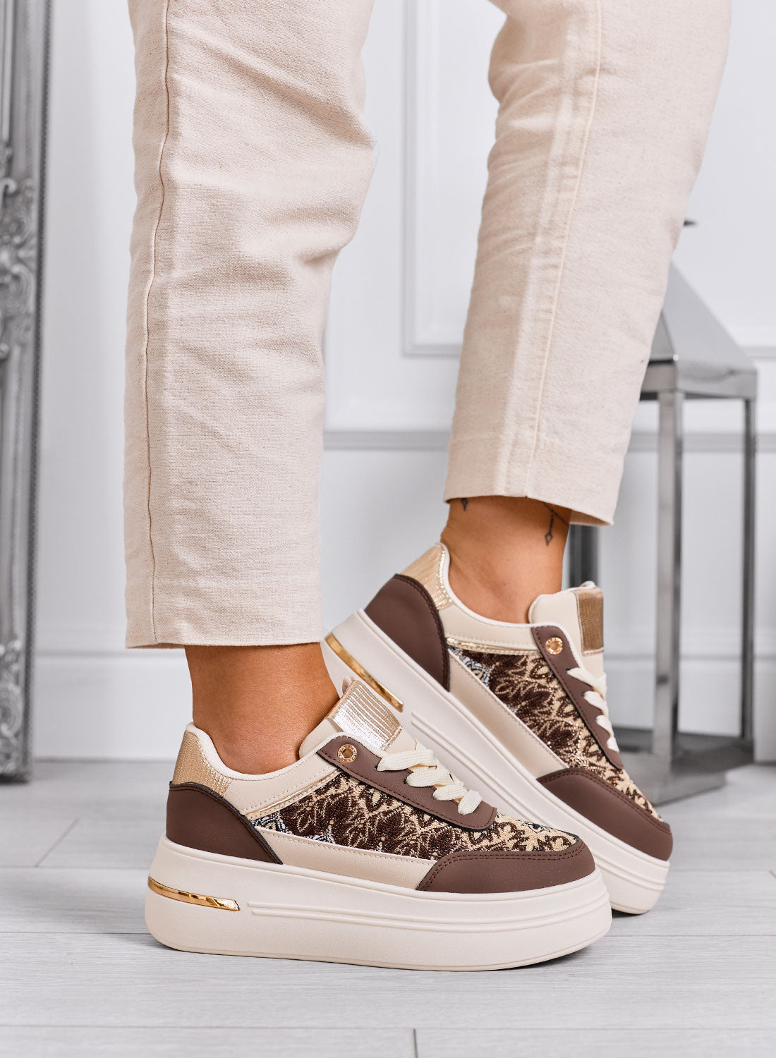 PRAGA - Sneakers marroni platform con inserti in tessuto a fantasia