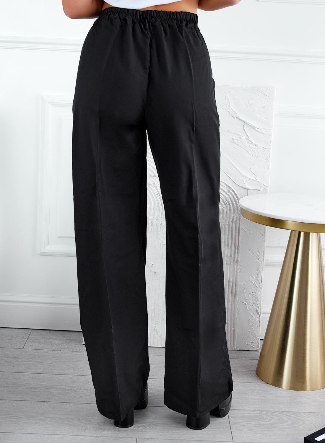 Pantalone nero a palazzo