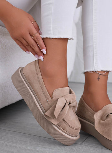 Beige suede loafers with bow