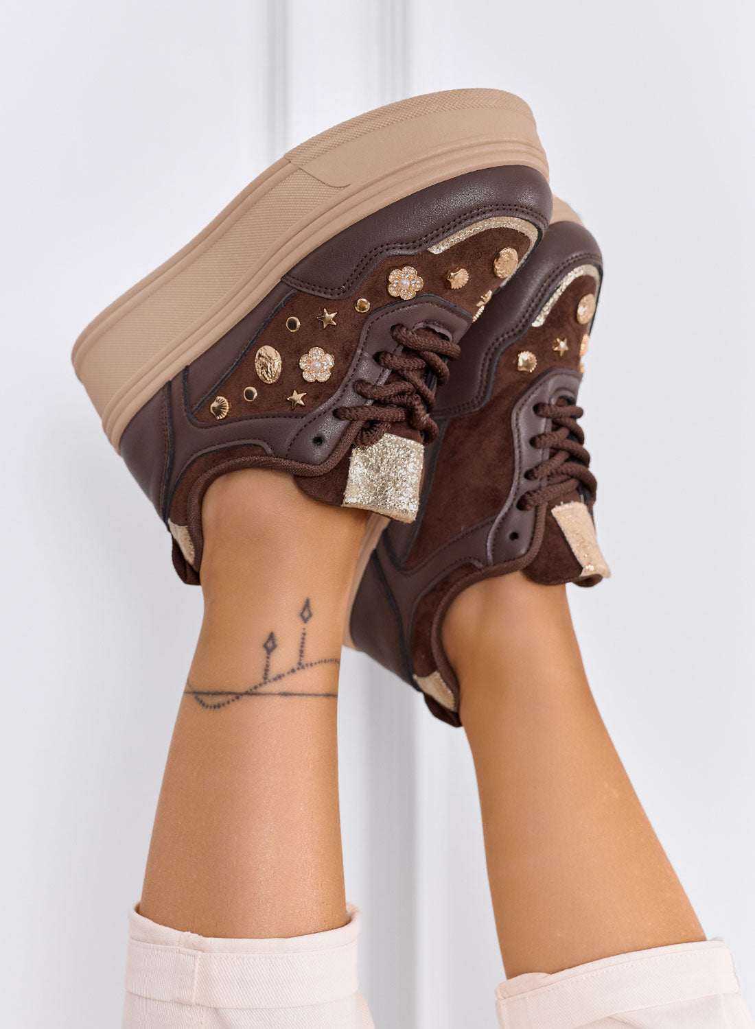 AIDA - Brown platform sneakers with gold decorations