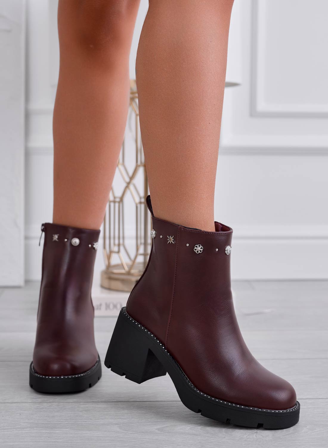 ALBERTA - Burgundy ankle boots with comfortable heel and studs