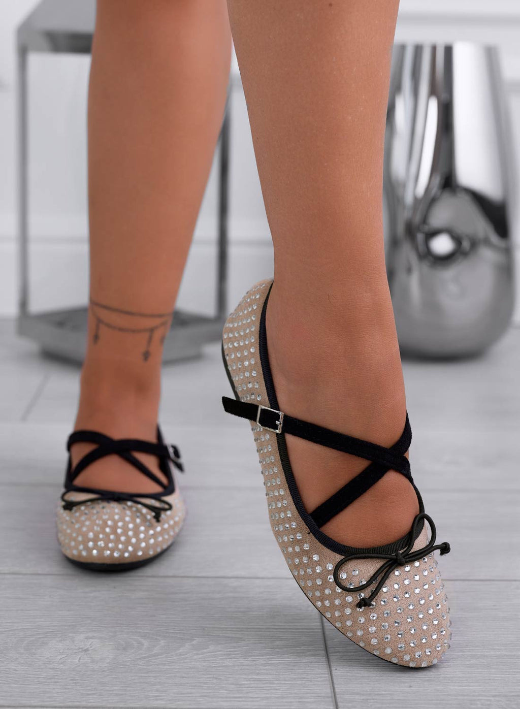 ALMA - Ballerine beige con strass e fiocco nero