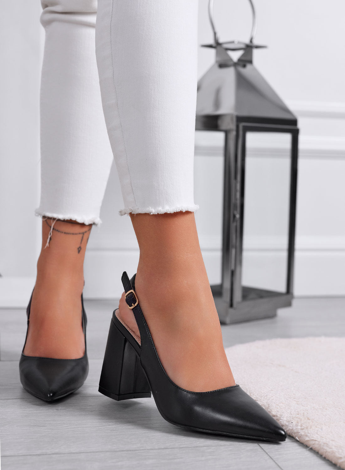 ANGELICA - Black pointed slingback pumps with block heel