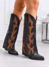 ANTEA - Bottes texanes noires avec broderies camel et clous dorés
