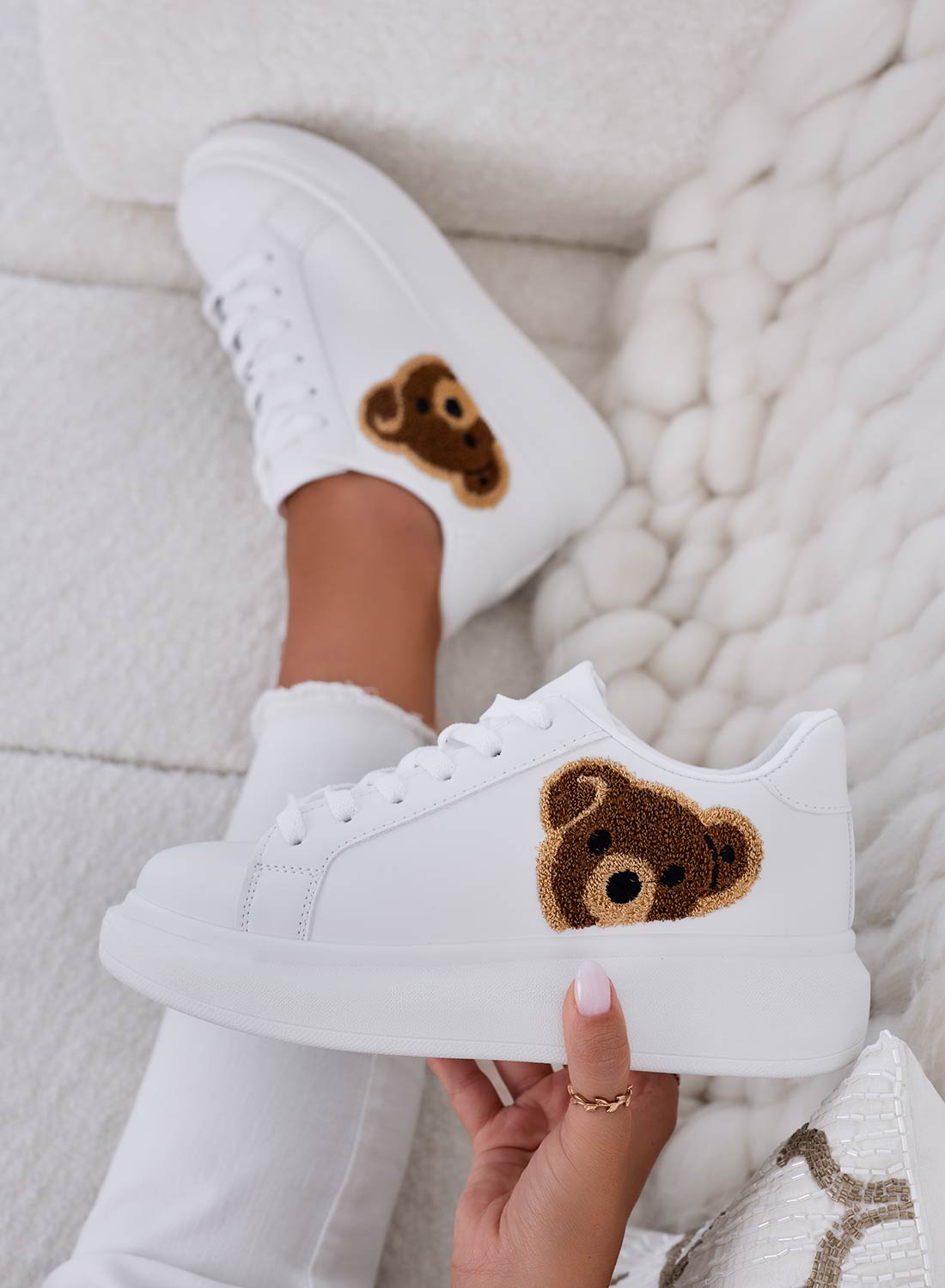 ASTRID - White sneakers with brown terry teddy
