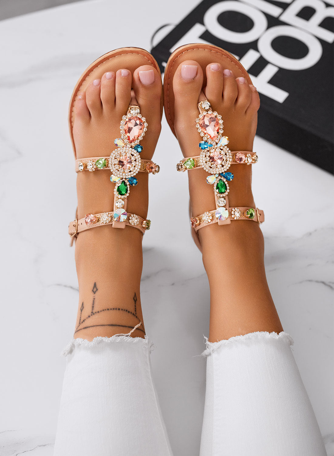 BELFAST - Flat beige jeweled thong sandals with multicolor stones
