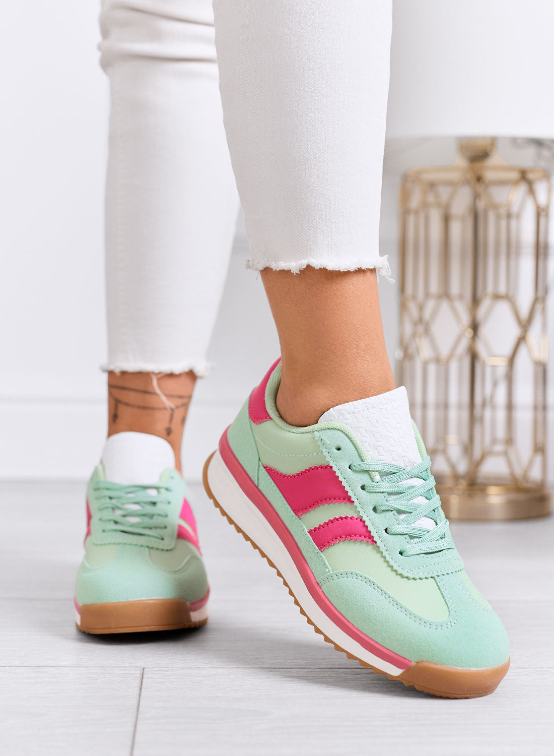 BIELLA - Sneakers verdi in tessuto con dettagli fuxia  e suola in gomma