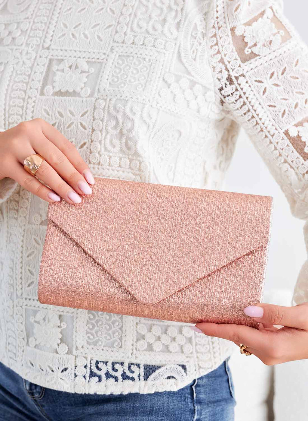 Borsa pochette oro rosa laminata B234