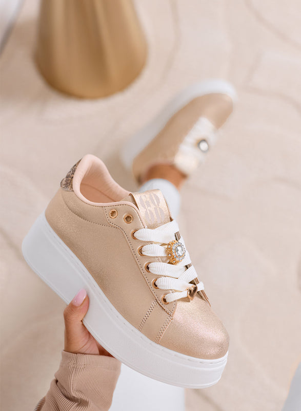 CETTY - Zapatillas oro rosa con charms joya y suela plataforma blanca