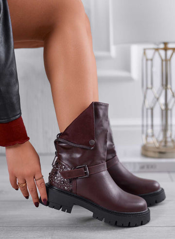 CHARLOTTE - Burgundy ankle boots with buckles and studs on the back