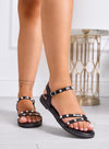 CORDELIA - Sandali bassi neri con borchie quadrate