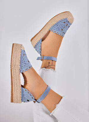 CRISTY - Espadrillas azzurre ricamate con cinturino alla caviglia e suola platform in corda
