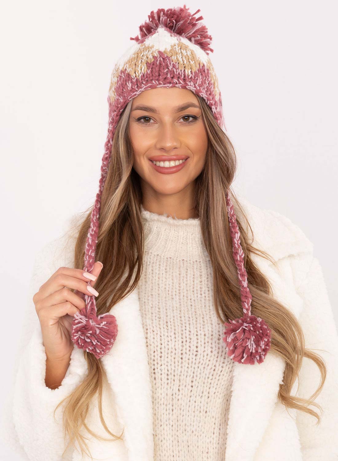 Multicolor padded hat with pompom