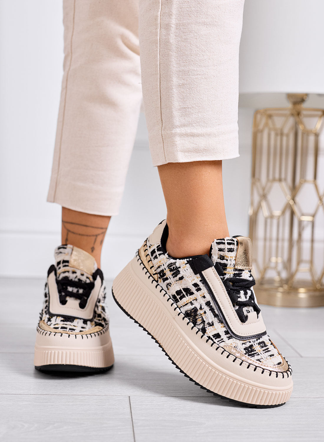 DAFNE - Beige platform sneakers in black tweed with gold details