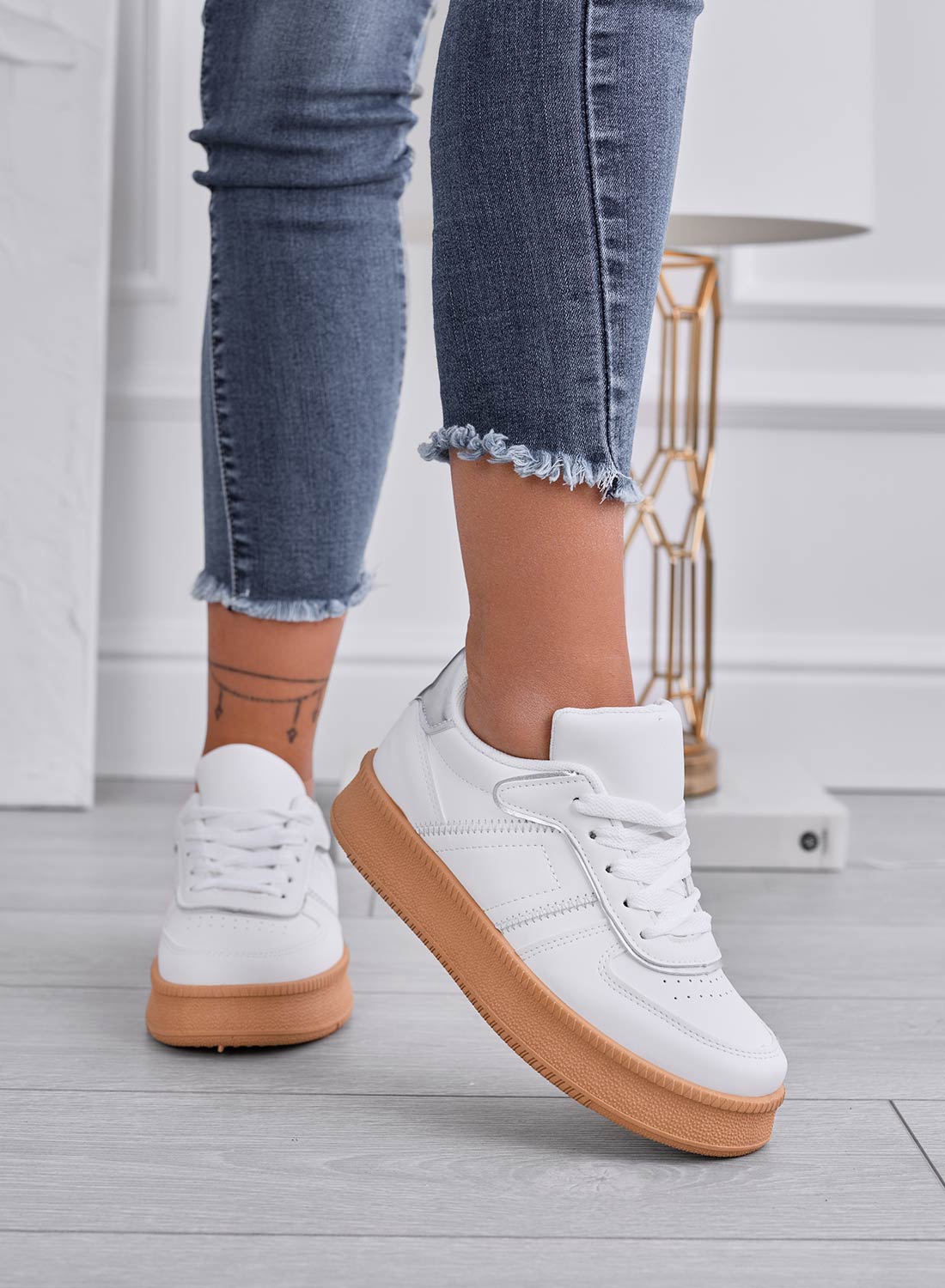 Toro 2025 Scarpe Toro Bianche Smith Sneakers Scarpa Con Toro - Main Image