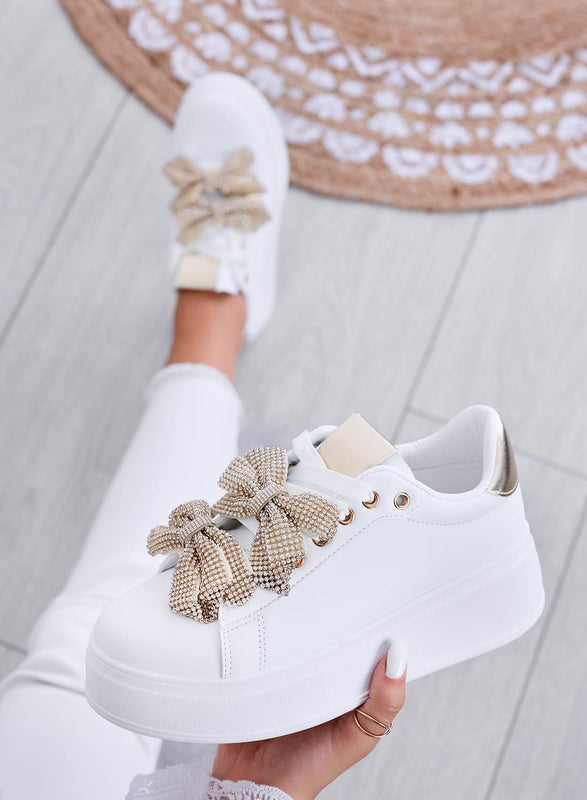 DEZZY - Sneakers bianche con fiocchi in strass oro