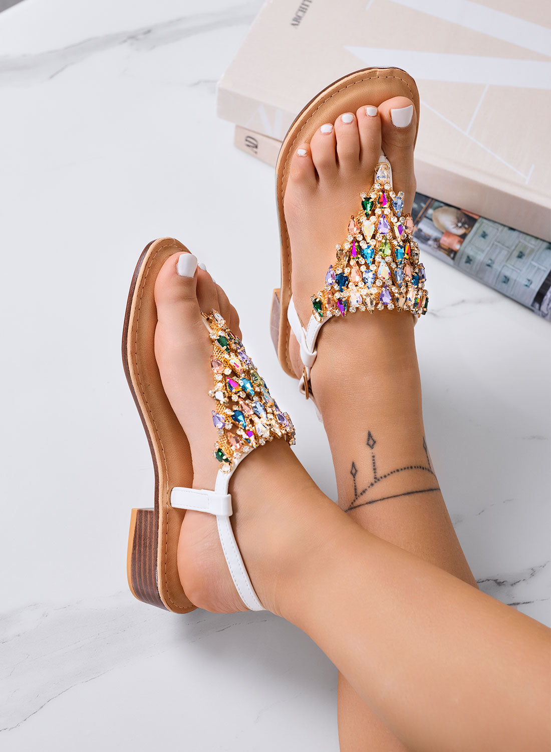 EDDIE - Low white jeweled sandals with multicolor stones
