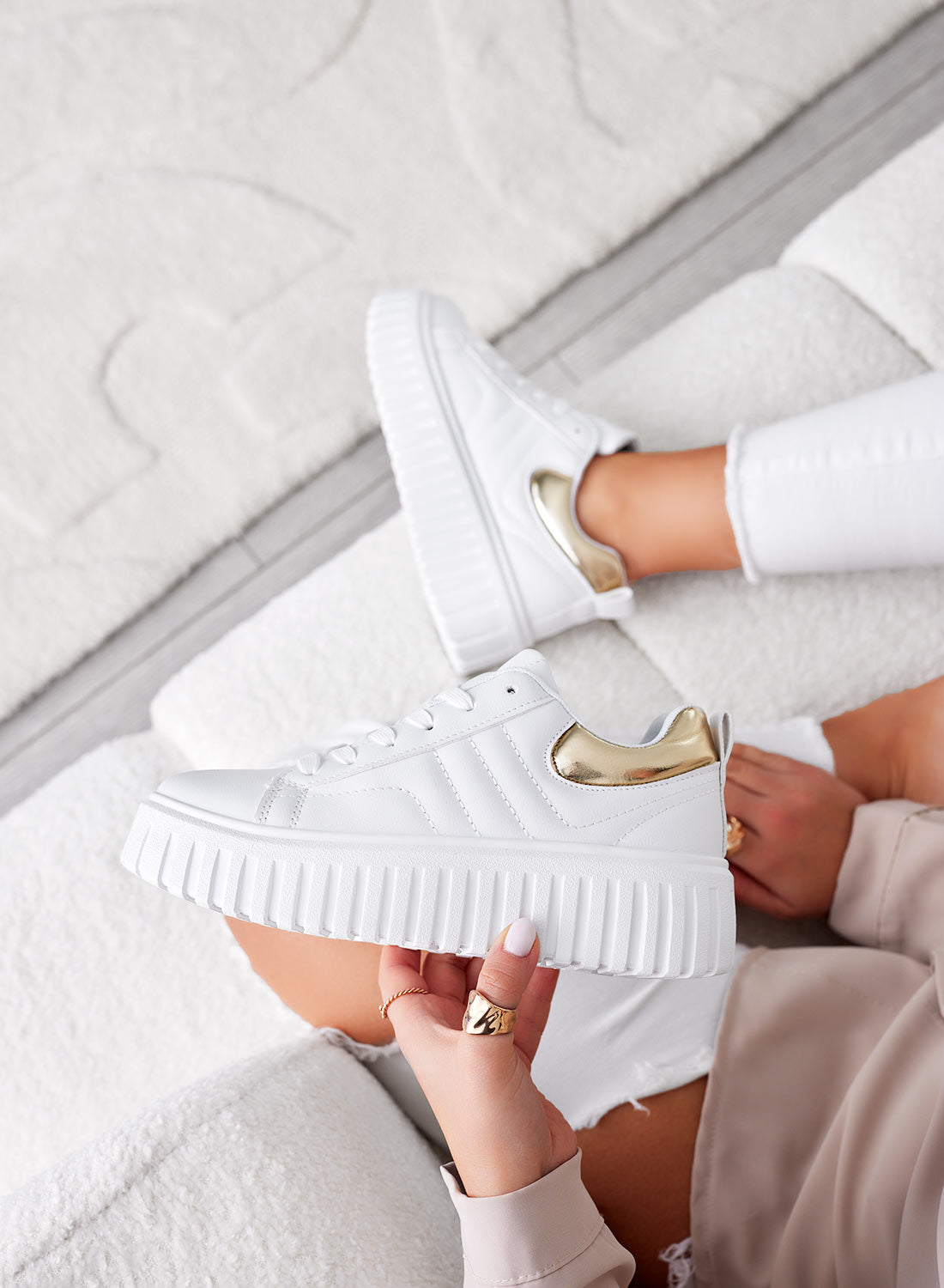 ELIOT - White sneakers with metallic gold heel