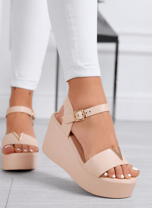 FABIANA - Beige wedge sandals with gold V detail