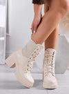 FIORENZA - Stivaletti beige con inserti in tessuto e tacco comodo