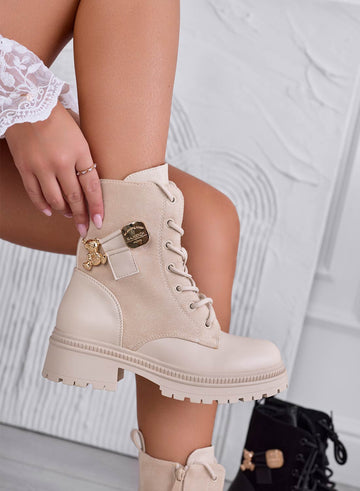 GEMMA - Beige ankle boots with gold teddy brooch