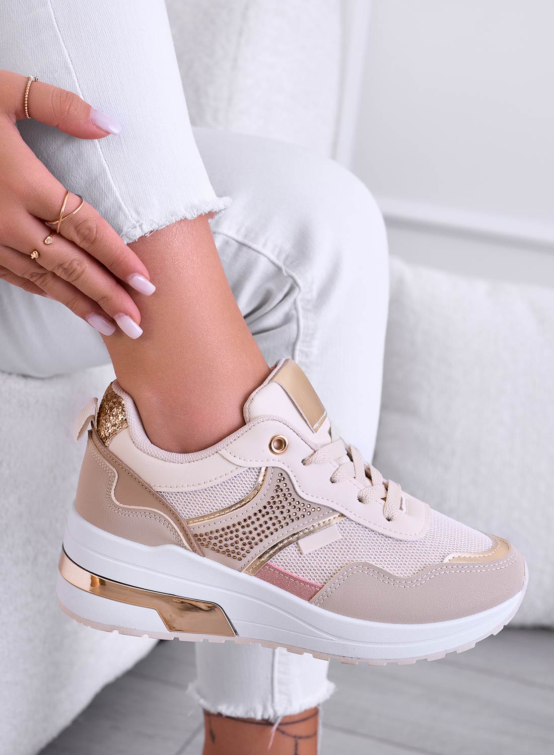 Beige wedge sneakers with gold inserts