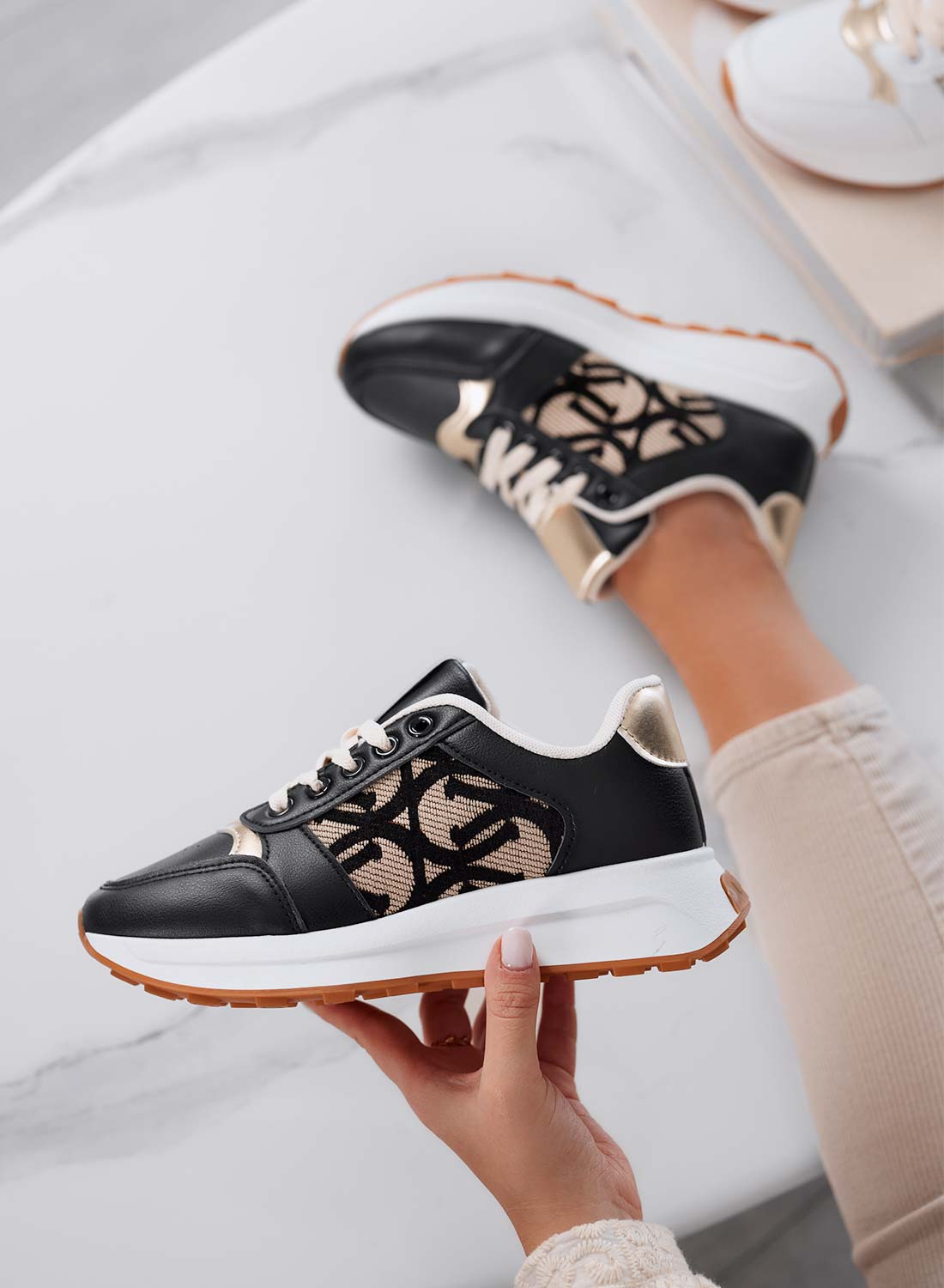 HARRIS - Women's black sneakers with elegant pattern and gold details