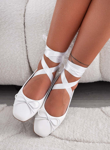 HELEN - White ballet flats with satin laces