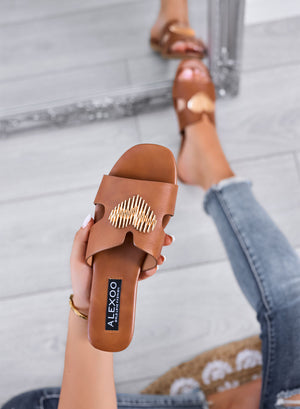 IGGY - Camel slide sandals with gold heart embellishment