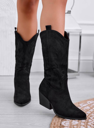 Black camperos boots with embroidery