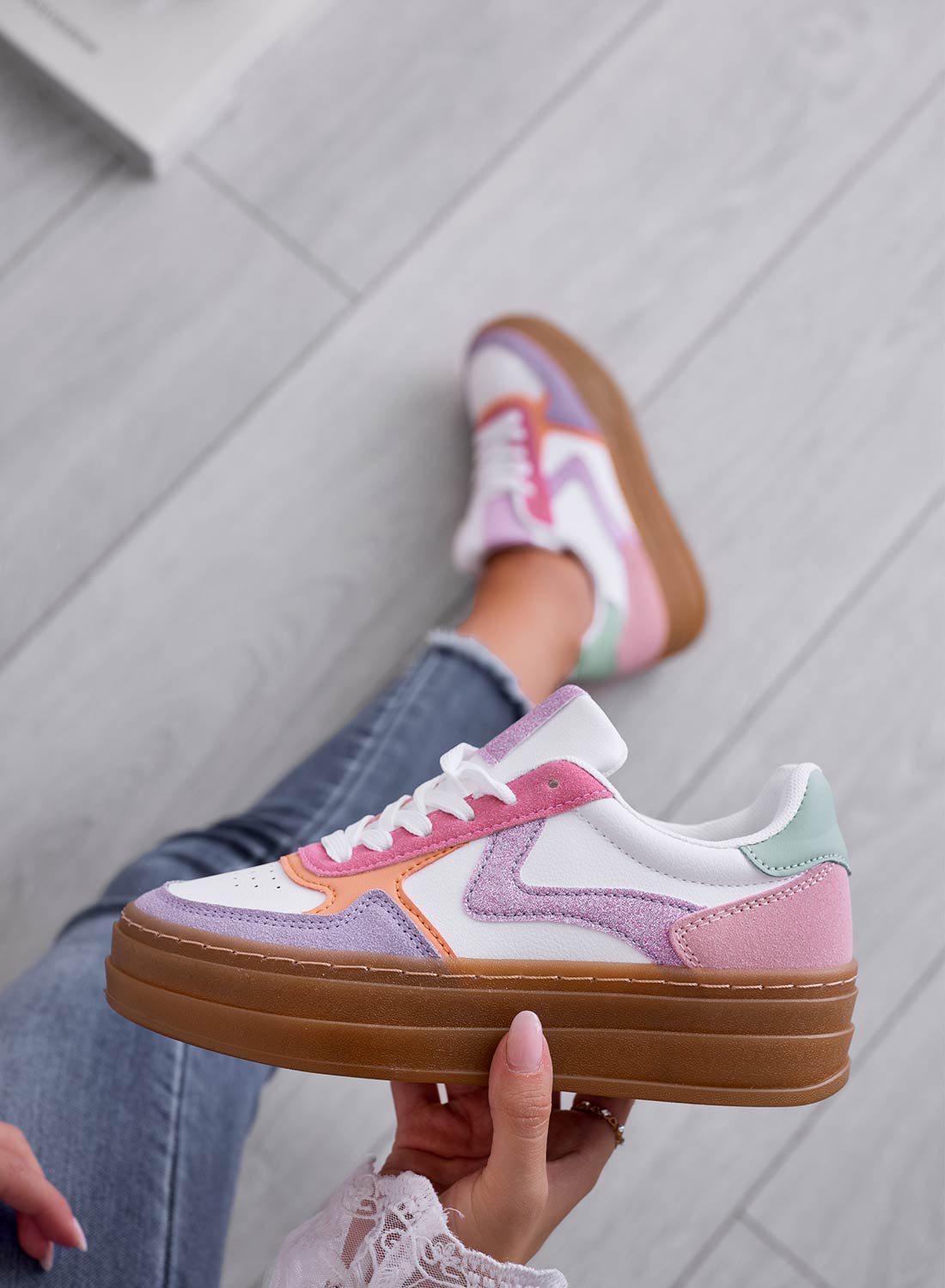 Sneakers viola multicolor con suola in gomma