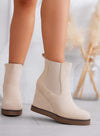 JANIKE - Stivaletti beige alla caviglia scamosciati con elastico e zeppa