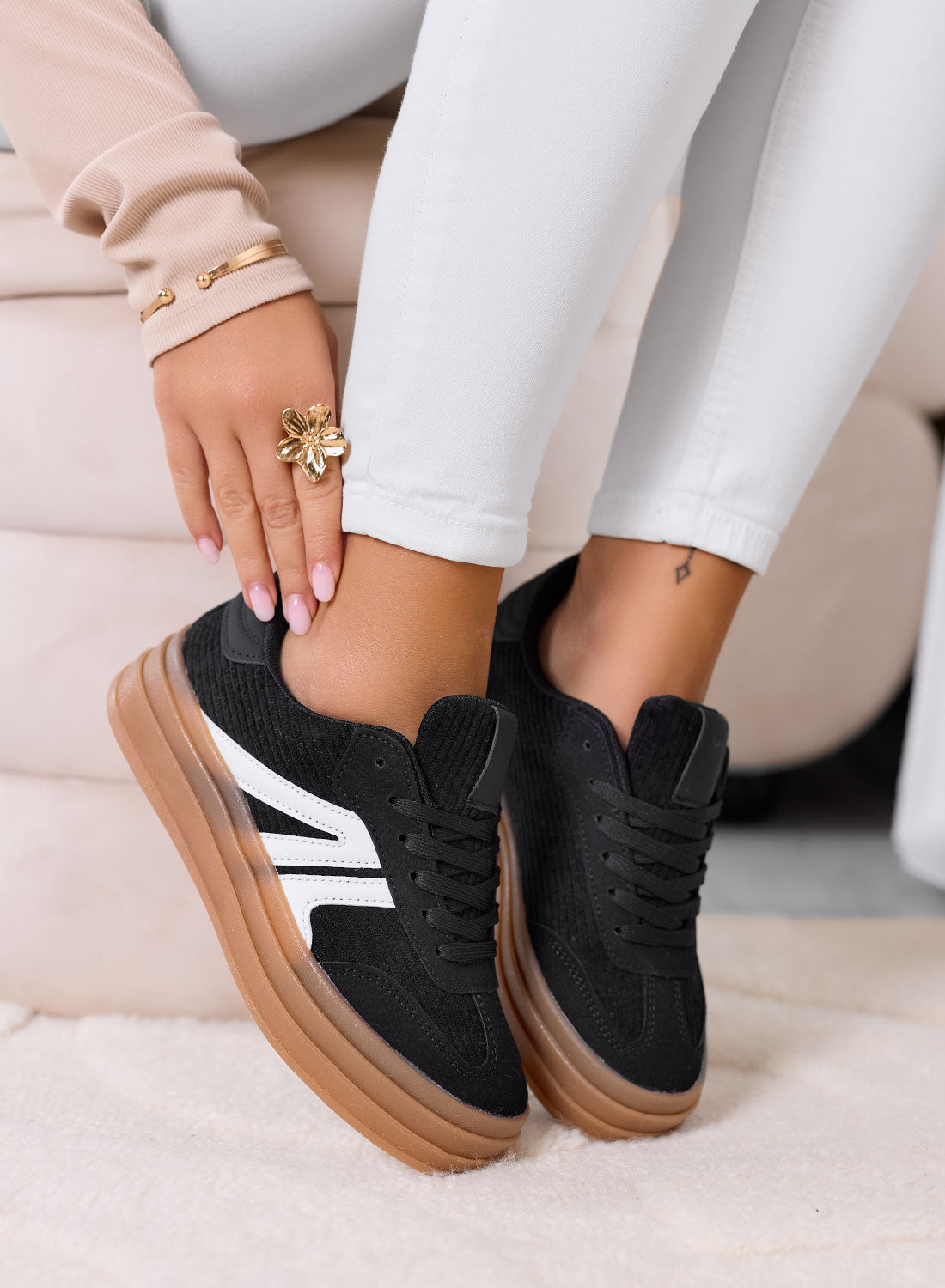 JOLENE - Sneakers nere con dettagli boianchi e suola platform