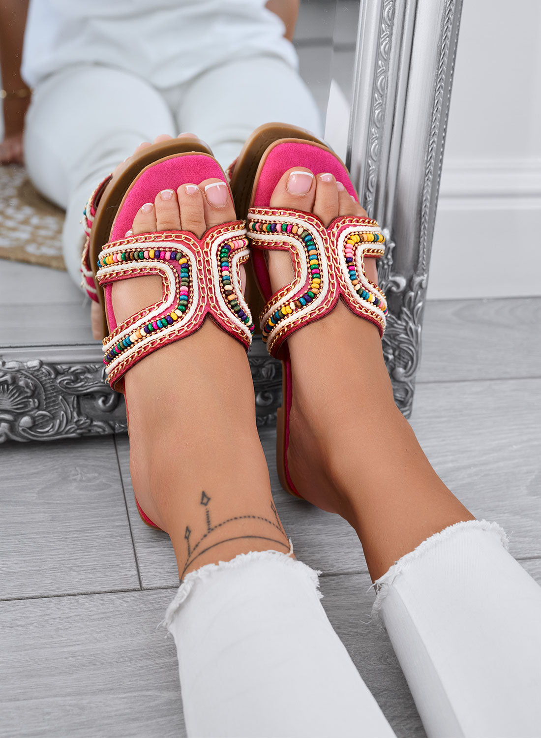 KARMEN - Fuchsia sandals Flat slippers with multicolor beads and golden details