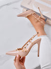 KIMM - Escarpins nude Slingback avec clous dorés et talon haut