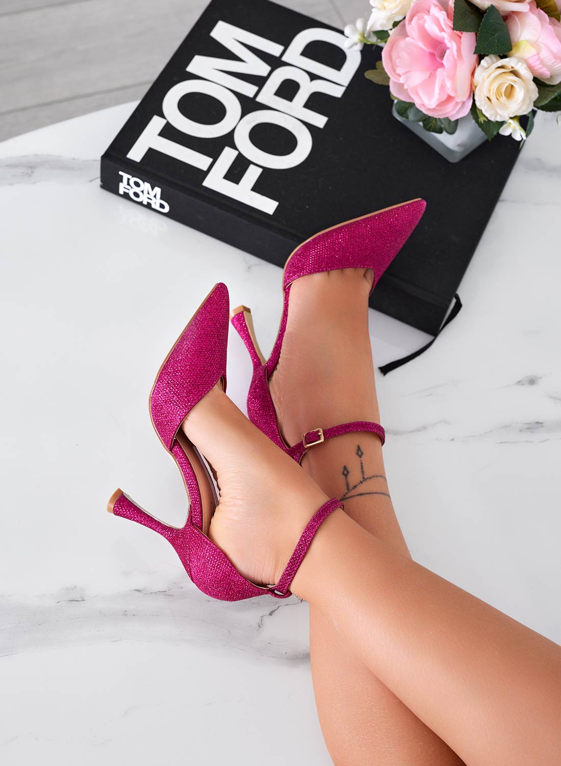 LAZY - Fuchsia laminated pumps with strap