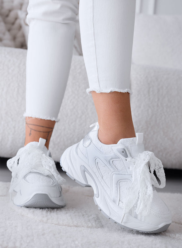 LINA - Zapatillas blancas con cordones de encaje y suela gruesa