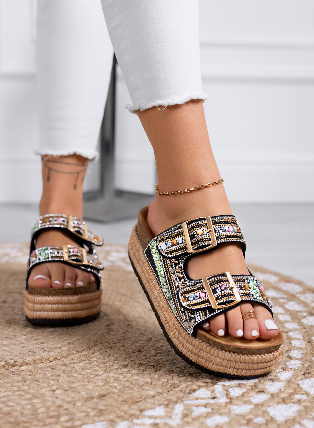 LOGAN - Sandali neri Ciabatte platform con perline colorate e strass