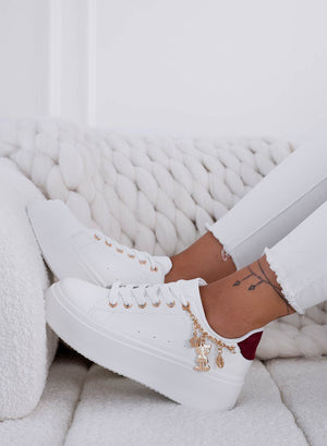 MARBELLA - White sneakers with burgundy heel and gold charms