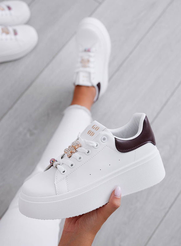 MARIANNA - Sneakers bianche con retro bordeaux e teddy gioiello