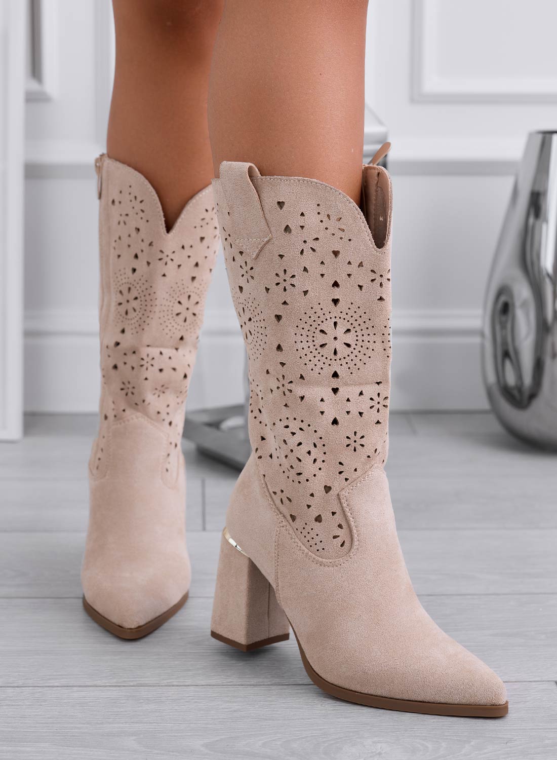 MARIGOLD - Beige perforated camper boots with comfortable heel